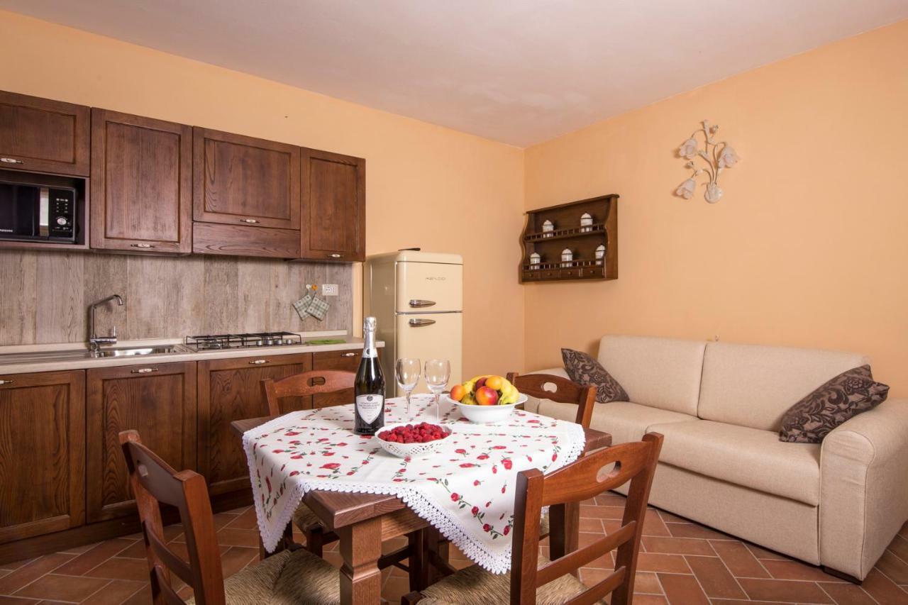 Antichi Sentieri Apartment Serravalle  Bagian luar foto