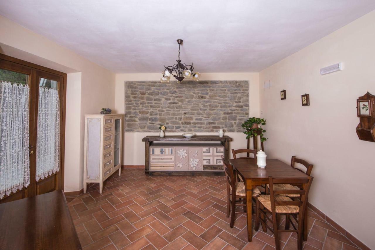 Antichi Sentieri Apartment Serravalle  Bagian luar foto